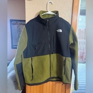 The North Face Men's Black and Green Denali Jacket